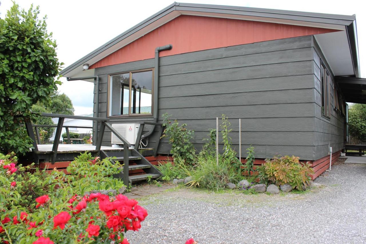 Bram'S Bach Villa Taupo Kültér fotó