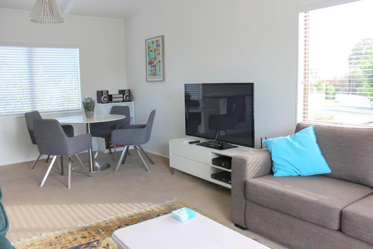Bram'S Bach Villa Taupo Kültér fotó